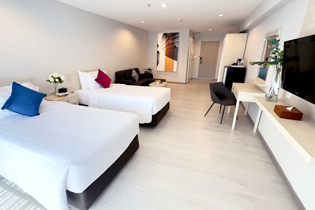 チャイナエアライン利用 ☆フラマ シーロム ホテル バンコク☆スーペリアルーム（朝食付き）で過ごす バンコク3泊5日｜往路発:午前/復路発:未明